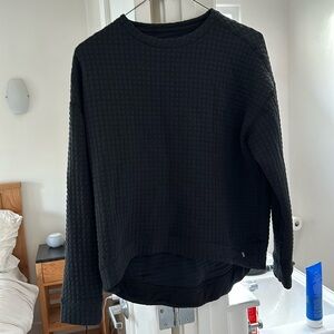 Nobull quilted crew pullover size small